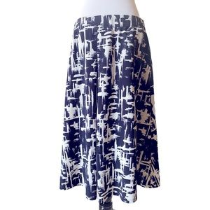 Abstract Midi skirt w/ pockets!